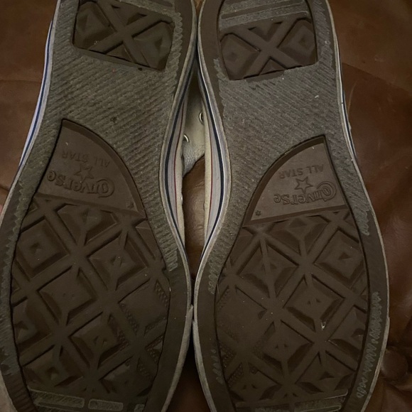 White converse sneakers size 8 - Picture 9 of 15